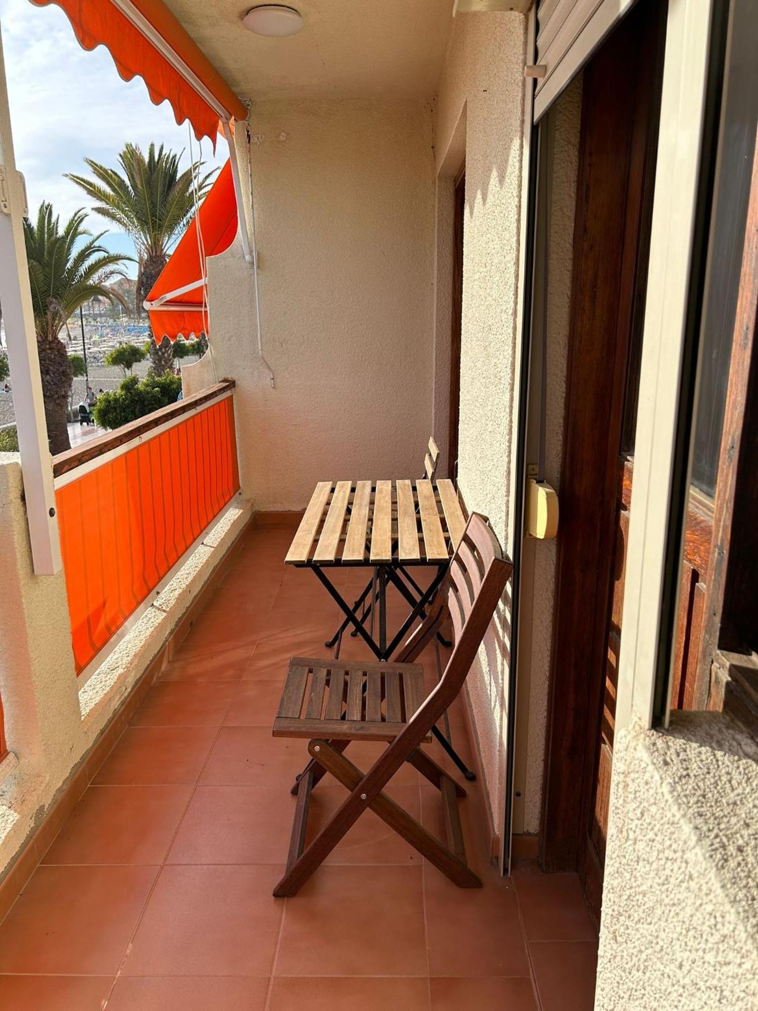 Prime Beachfront Location, Free Parking, Steps To The Sand Los Cristianos  Ngoại thất bức ảnh